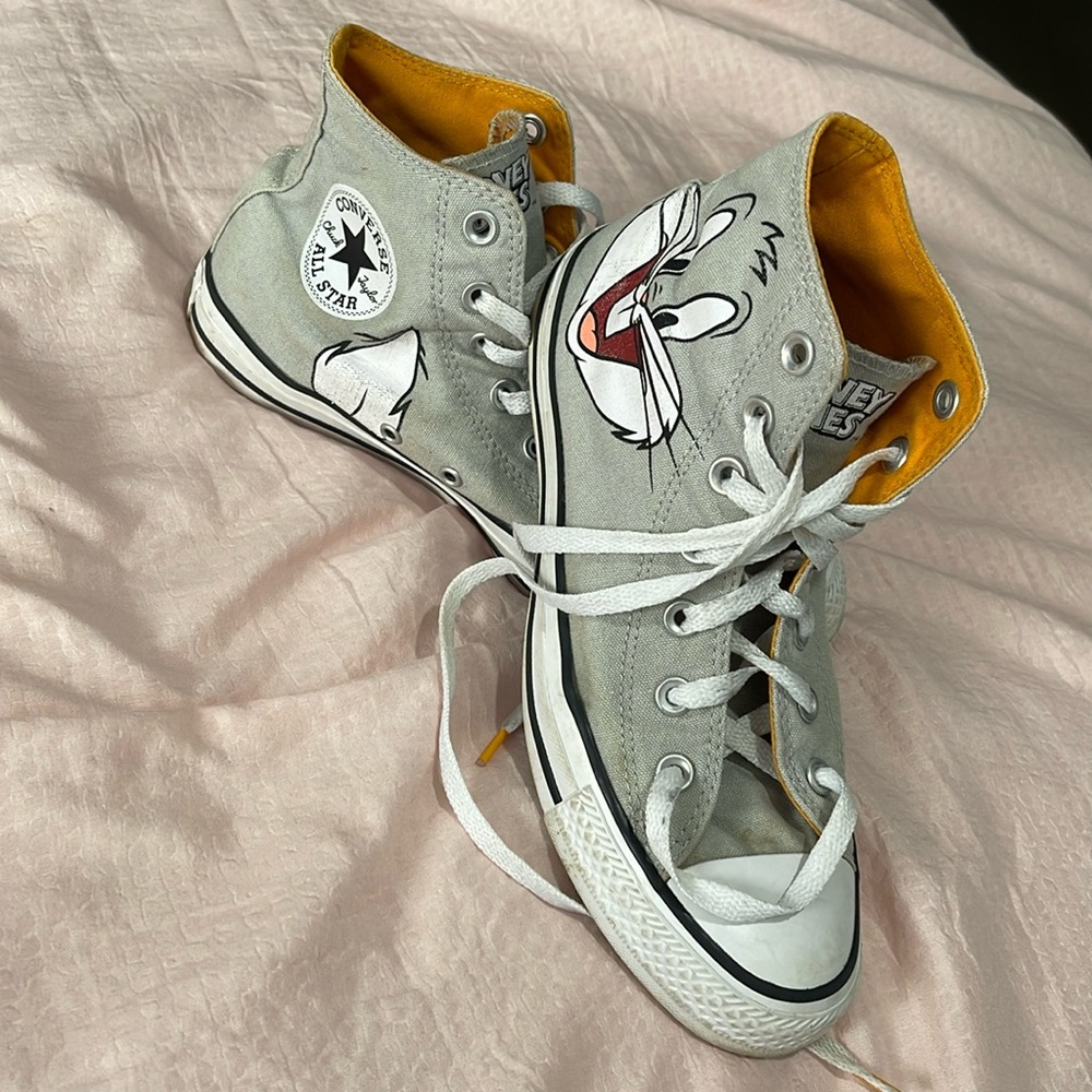 Looney toons converse